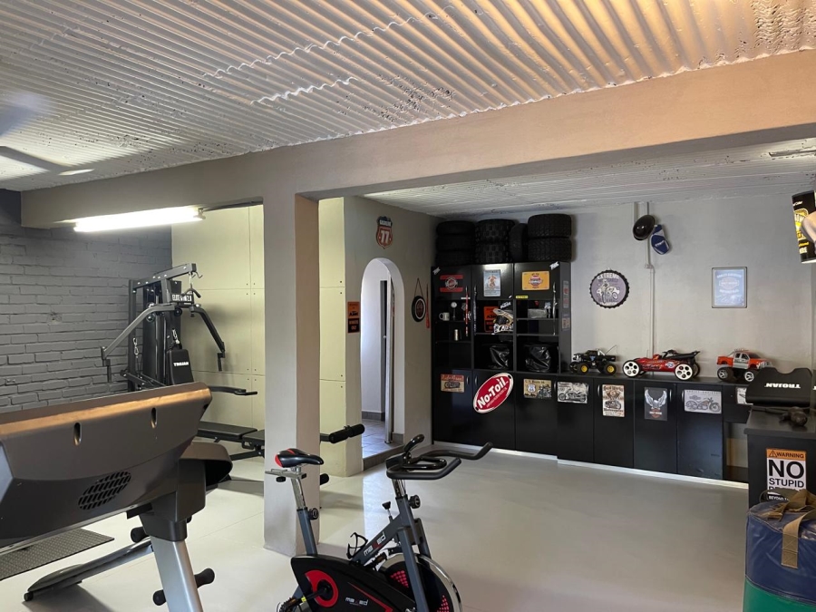 4 Bedroom Property for Sale in Donkerhoek AH Gauteng