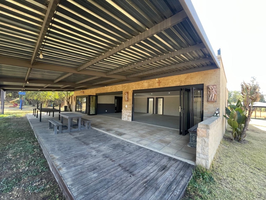 4 Bedroom Property for Sale in Donkerhoek AH Gauteng