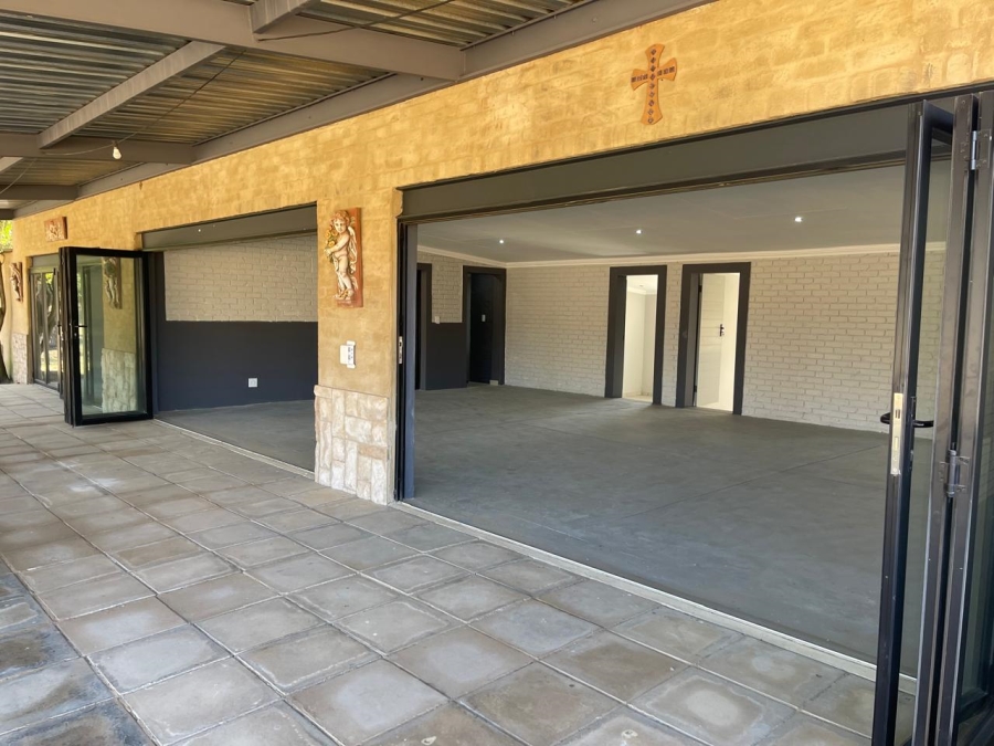 4 Bedroom Property for Sale in Donkerhoek AH Gauteng