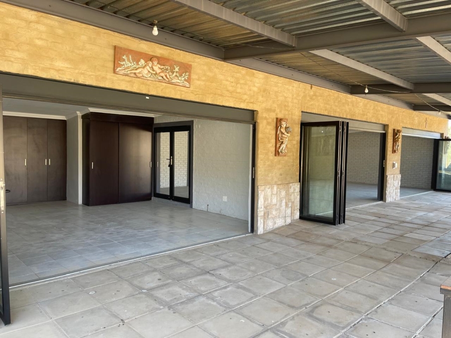 4 Bedroom Property for Sale in Donkerhoek AH Gauteng