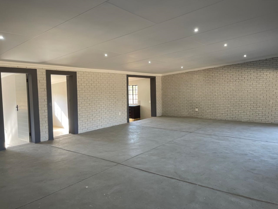 4 Bedroom Property for Sale in Donkerhoek AH Gauteng