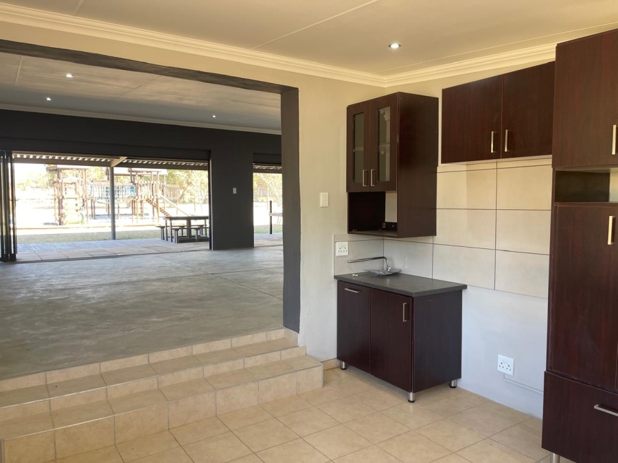 4 Bedroom Property for Sale in Donkerhoek AH Gauteng