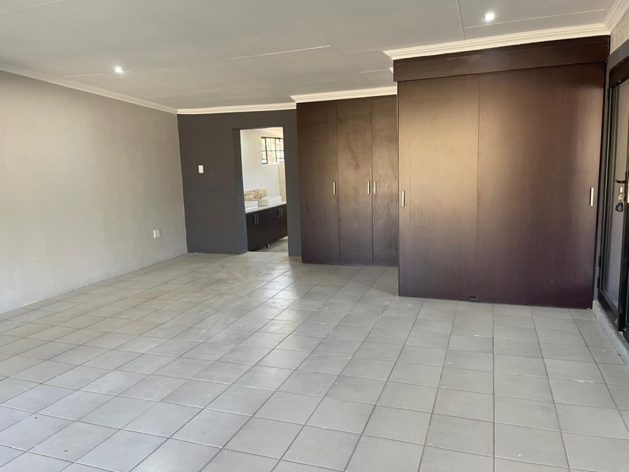 4 Bedroom Property for Sale in Donkerhoek AH Gauteng