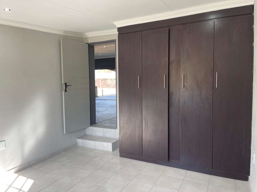 4 Bedroom Property for Sale in Donkerhoek AH Gauteng