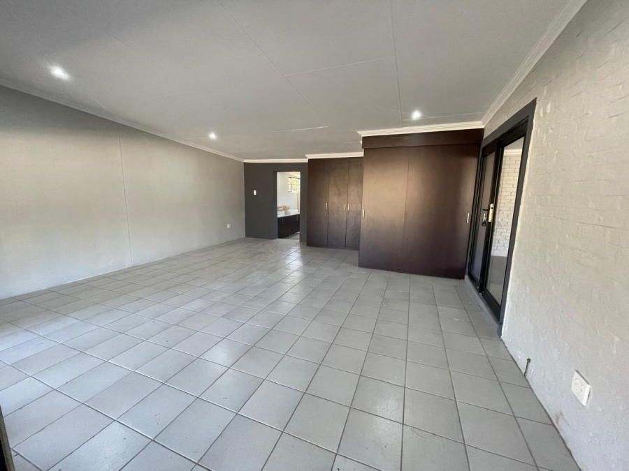 4 Bedroom Property for Sale in Donkerhoek AH Gauteng