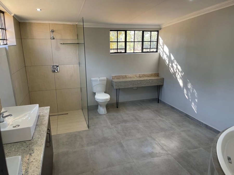 4 Bedroom Property for Sale in Donkerhoek AH Gauteng
