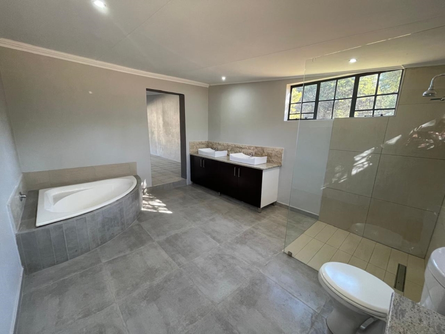 4 Bedroom Property for Sale in Donkerhoek AH Gauteng