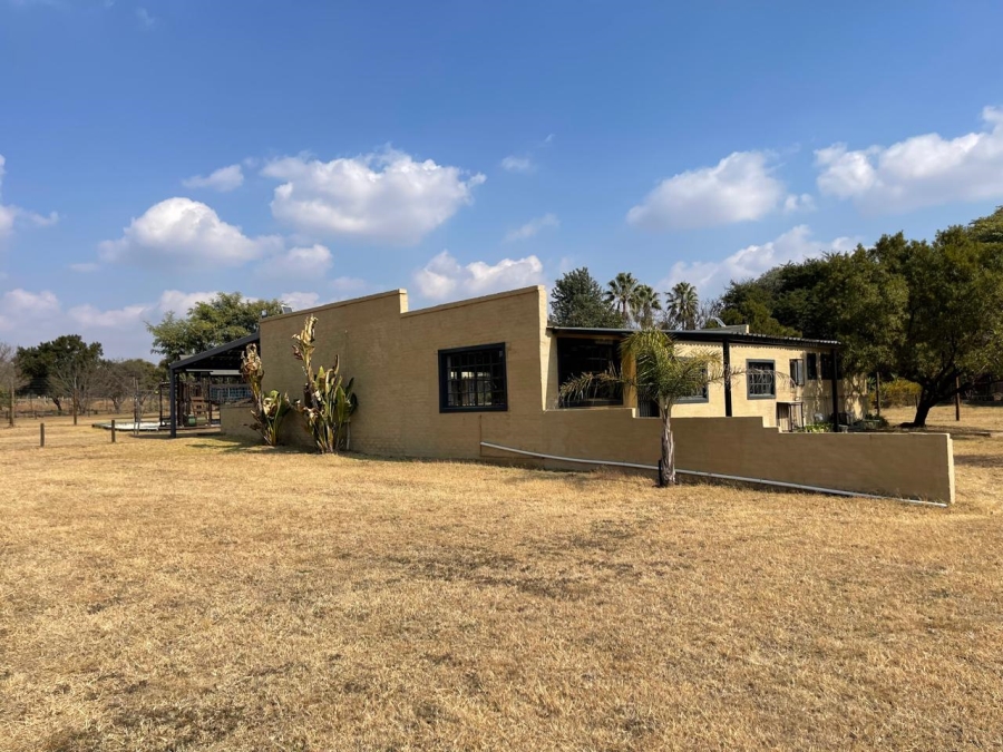 4 Bedroom Property for Sale in Donkerhoek AH Gauteng