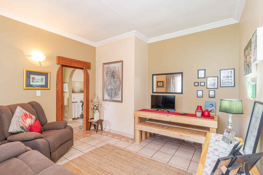 4 Bedroom Property for Sale in Helderkruin Gauteng