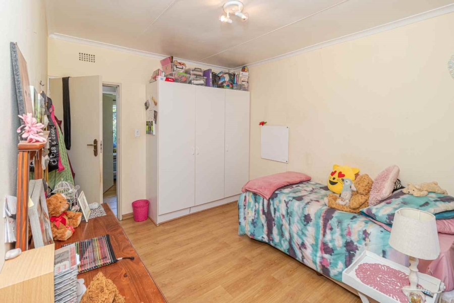 4 Bedroom Property for Sale in Helderkruin Gauteng