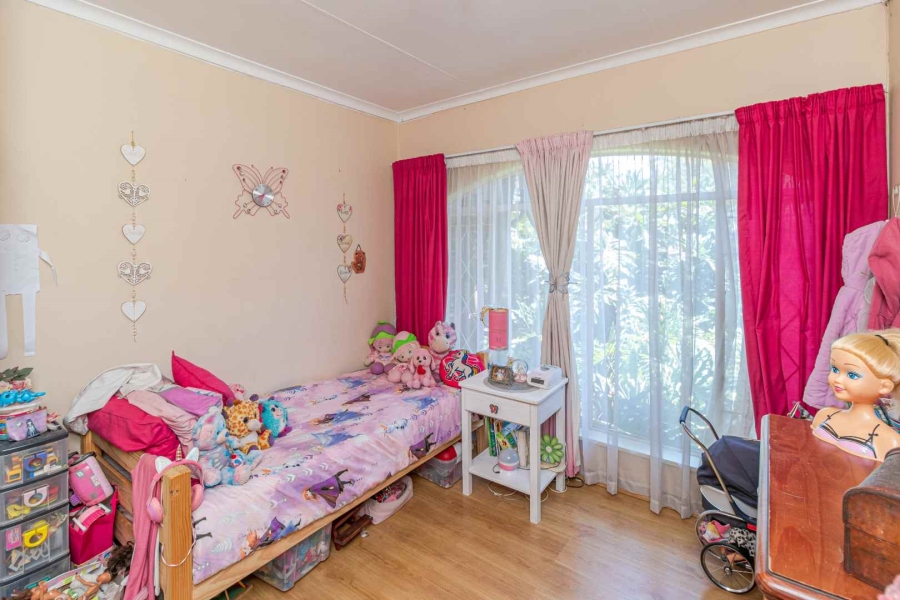 4 Bedroom Property for Sale in Helderkruin Gauteng