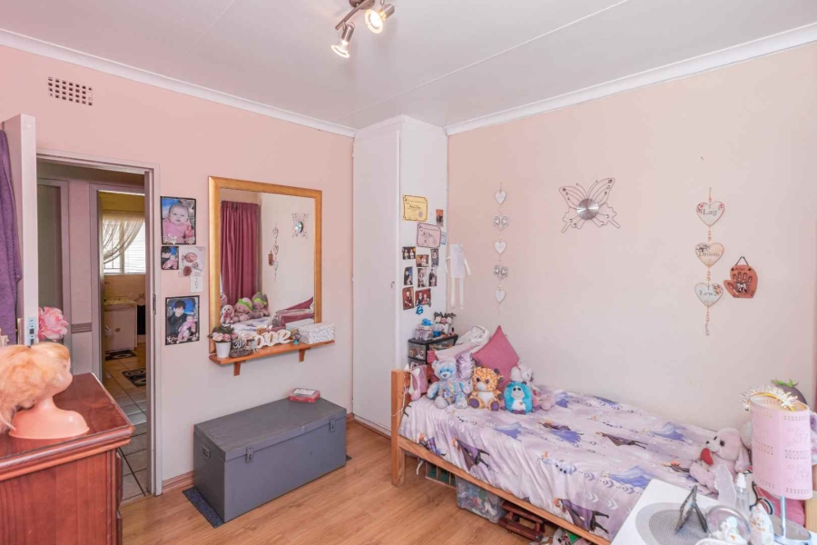 4 Bedroom Property for Sale in Helderkruin Gauteng