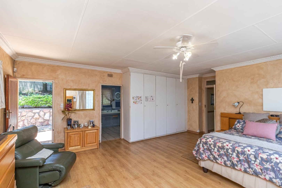 4 Bedroom Property for Sale in Helderkruin Gauteng