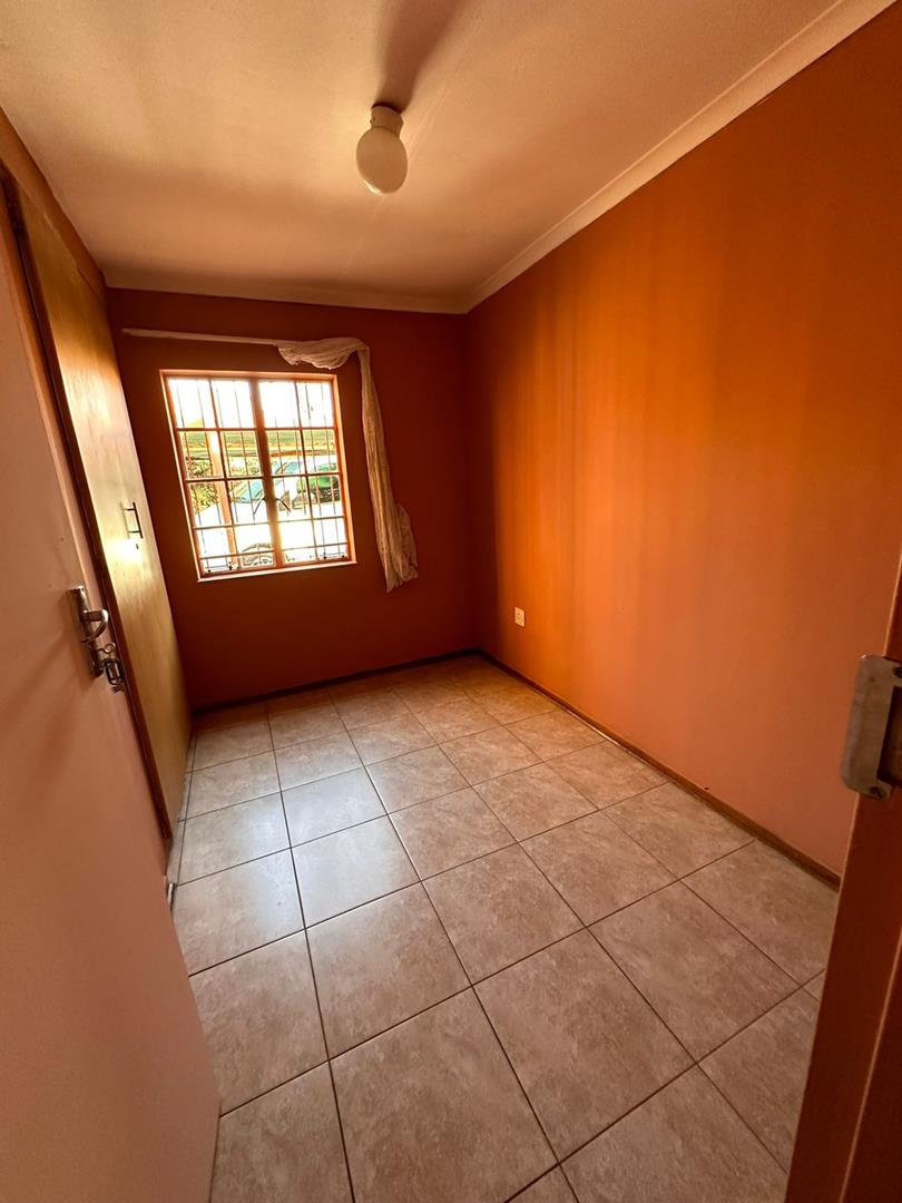 To Let 2 Bedroom Property for Rent in Birch Acres Gauteng