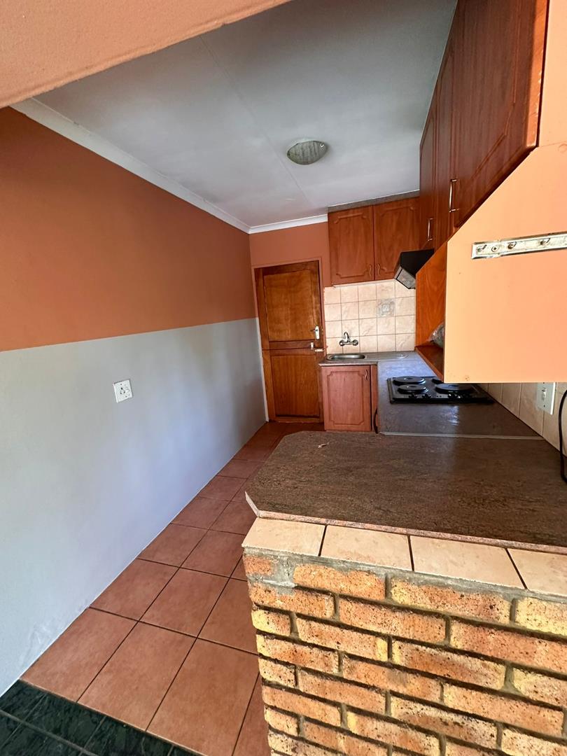 To Let 2 Bedroom Property for Rent in Birch Acres Gauteng