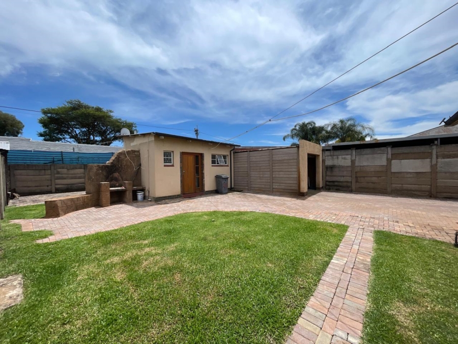 3 Bedroom Property for Sale in Moregloed Gauteng