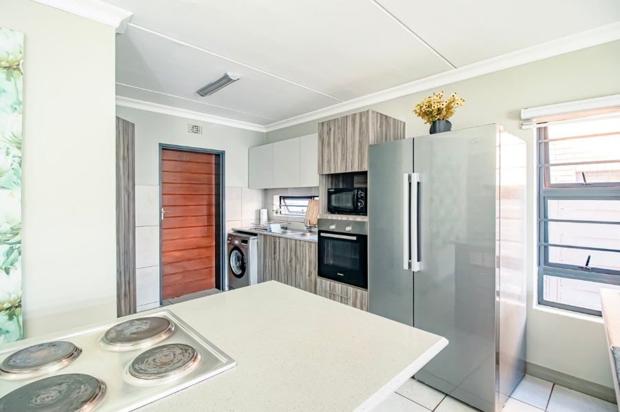 3 Bedroom Property for Sale in Zambezi Manor Lifestyle Estate Gauteng