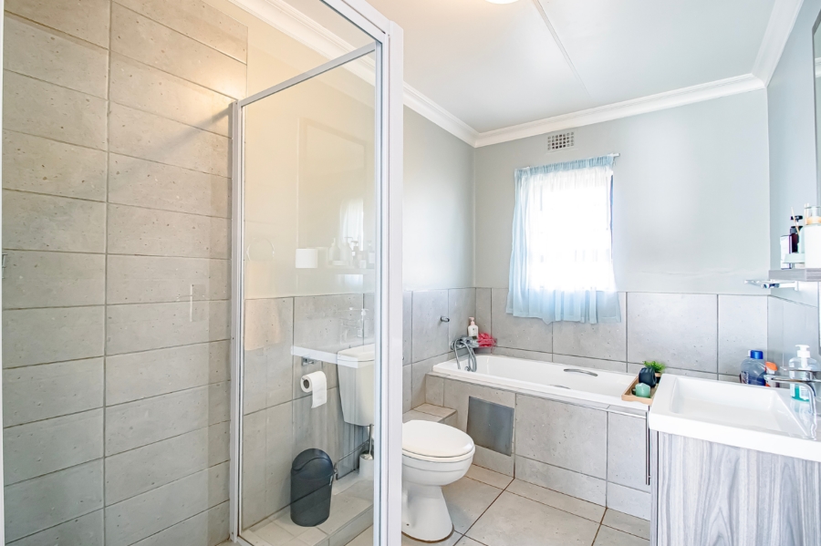 3 Bedroom Property for Sale in Zambezi Manor Lifestyle Estate Gauteng