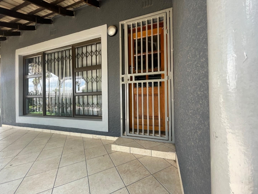 3 Bedroom Property for Sale in Birchleigh Gauteng