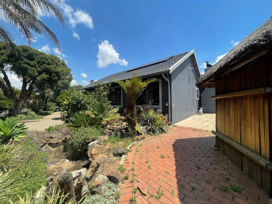 3 Bedroom Property for Sale in Birchleigh Gauteng