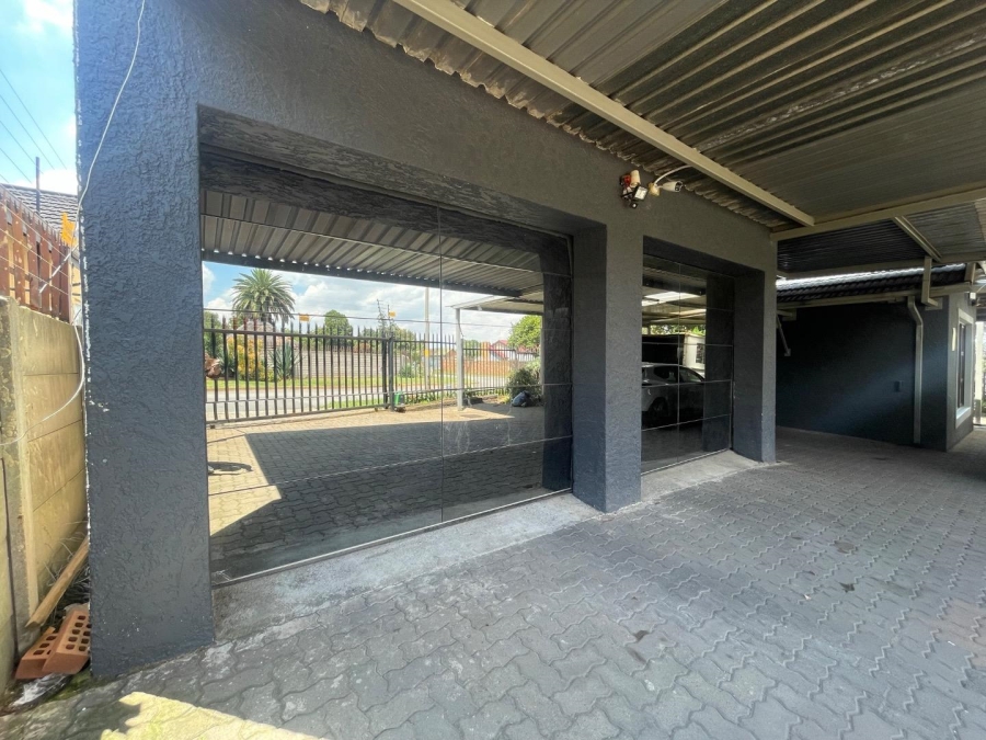 3 Bedroom Property for Sale in Birchleigh Gauteng