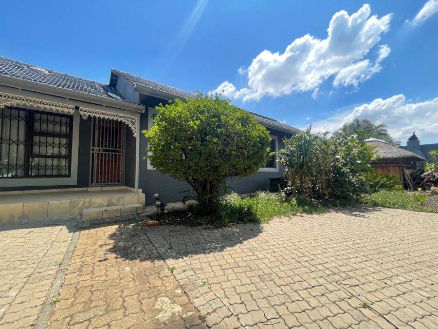 3 Bedroom Property for Sale in Birchleigh Gauteng