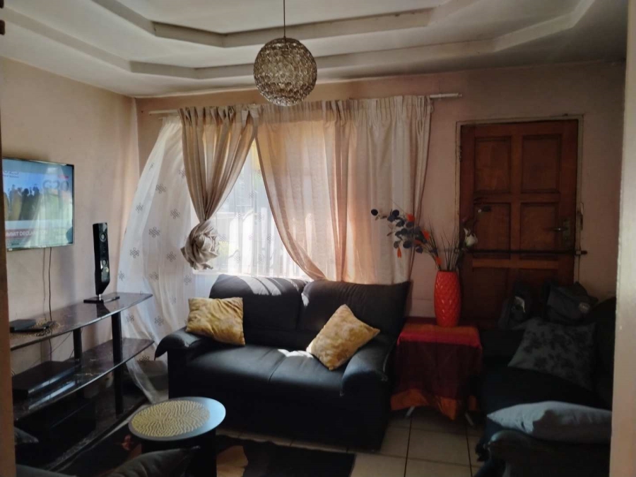 5 Bedroom Property for Sale in Maokeng Gauteng