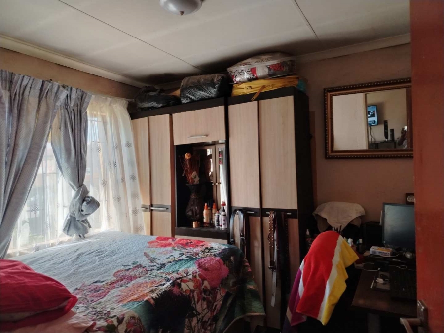 5 Bedroom Property for Sale in Maokeng Gauteng