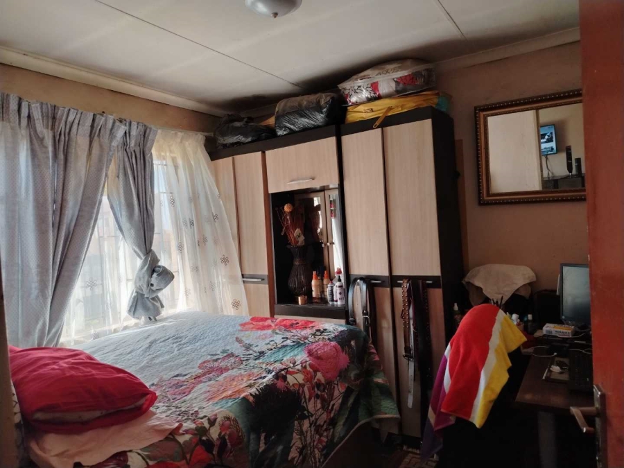 5 Bedroom Property for Sale in Maokeng Gauteng