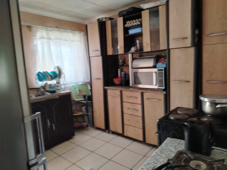 5 Bedroom Property for Sale in Maokeng Gauteng