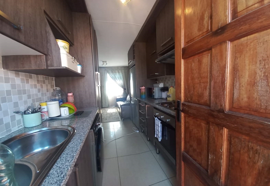 2 Bedroom Property for Sale in Crystal Park Gauteng
