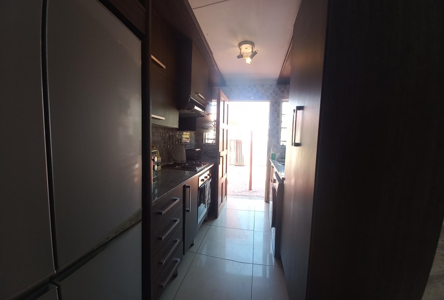 2 Bedroom Property for Sale in Crystal Park Gauteng