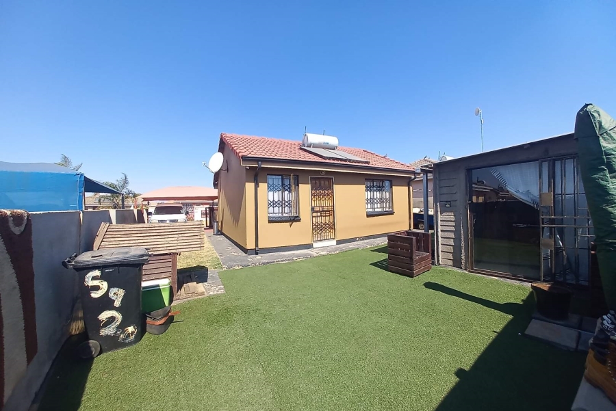 2 Bedroom Property for Sale in Crystal Park Gauteng