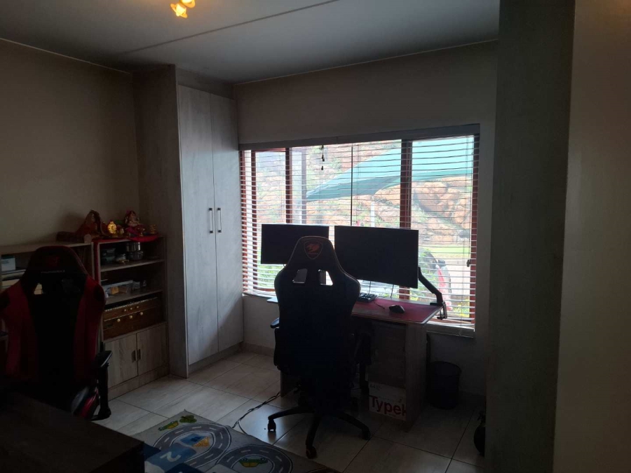 2 Bedroom Property for Sale in Winchester Hills Gauteng