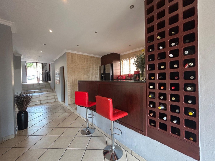 To Let 3 Bedroom Property for Rent in Mulbarton Gauteng