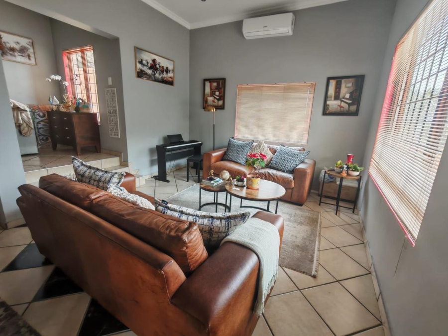 To Let 3 Bedroom Property for Rent in Mulbarton Gauteng