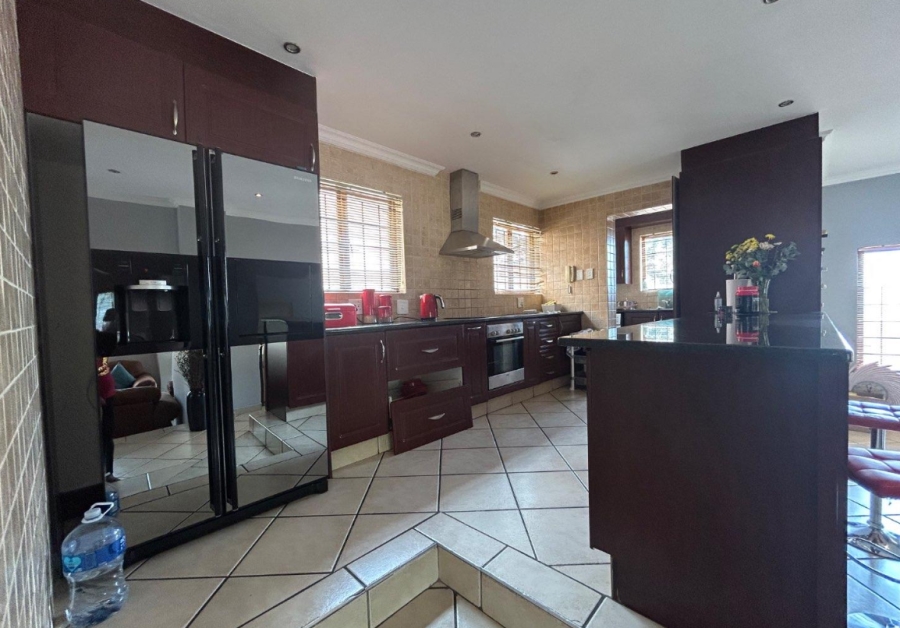 To Let 3 Bedroom Property for Rent in Mulbarton Gauteng