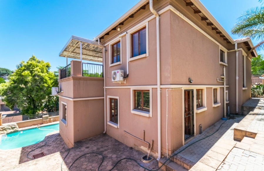 To Let 3 Bedroom Property for Rent in Mulbarton Gauteng