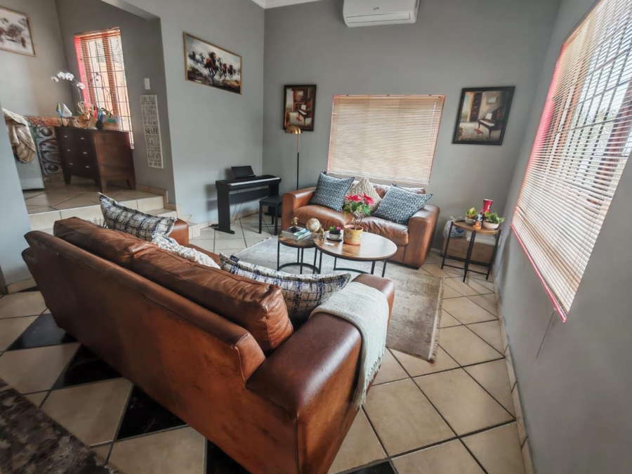 To Let 3 Bedroom Property for Rent in Mulbarton Gauteng