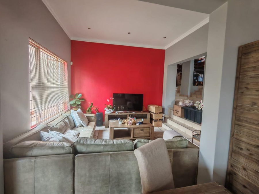 To Let 3 Bedroom Property for Rent in Mulbarton Gauteng