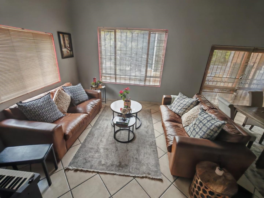 To Let 3 Bedroom Property for Rent in Mulbarton Gauteng