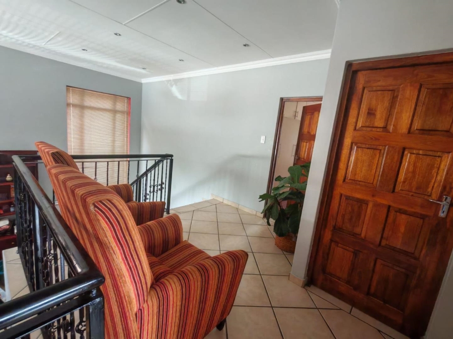 To Let 3 Bedroom Property for Rent in Mulbarton Gauteng
