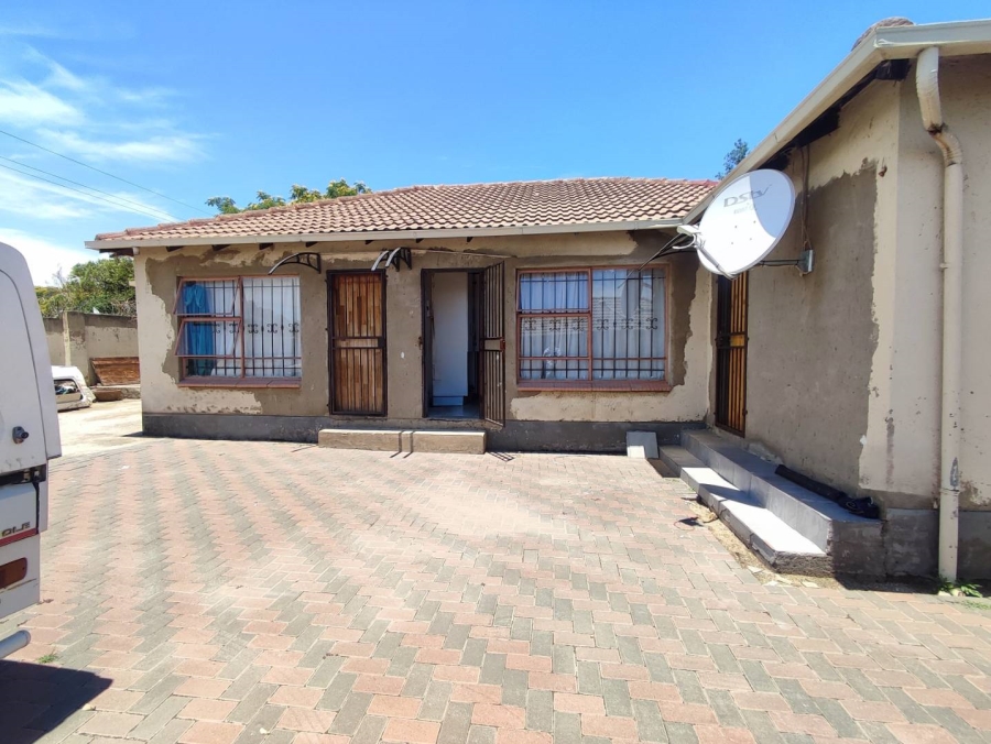5 Bedroom Property for Sale in Cosmo City Gauteng