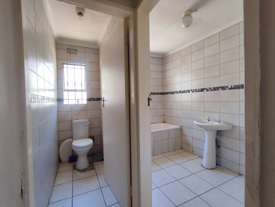 5 Bedroom Property for Sale in Cosmo City Gauteng