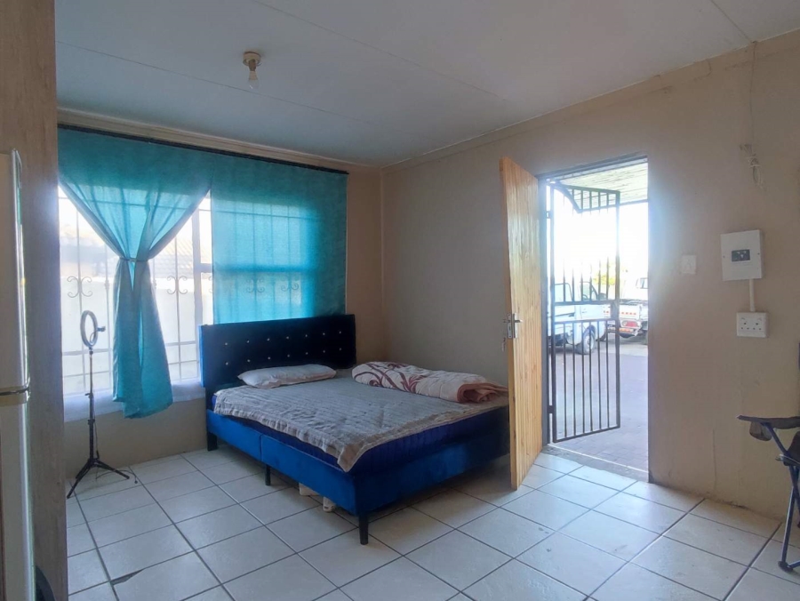 5 Bedroom Property for Sale in Cosmo City Gauteng