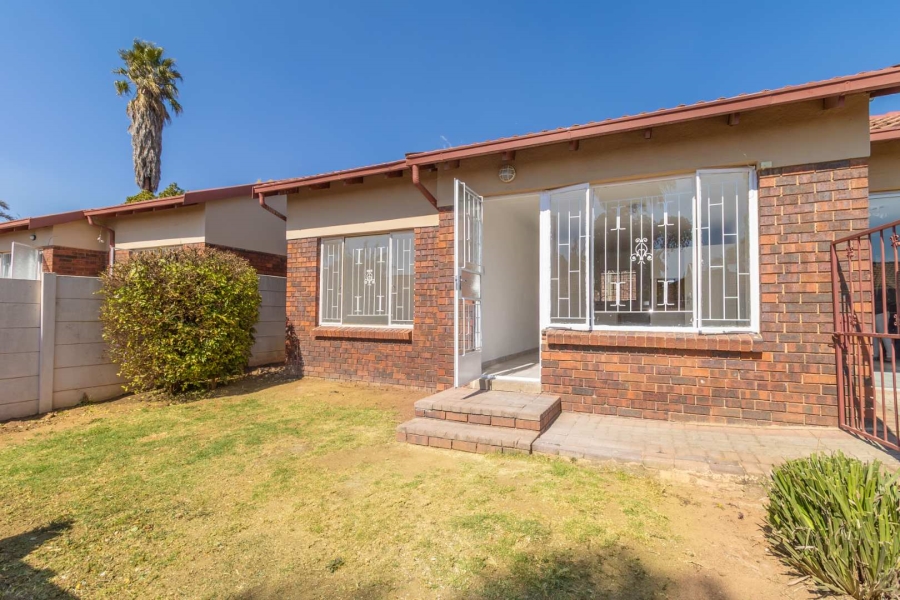 2 Bedroom Property for Sale in Radiokop Gauteng