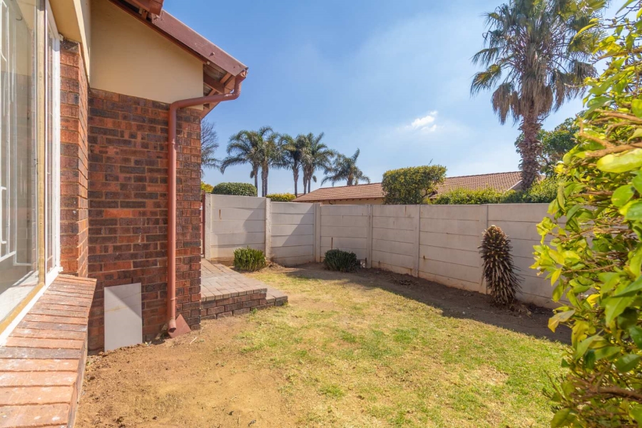 2 Bedroom Property for Sale in Radiokop Gauteng