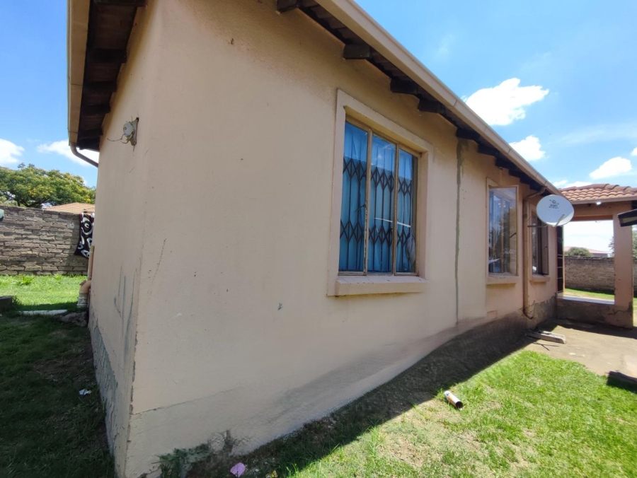 5 Bedroom Property for Sale in Cosmo City Gauteng