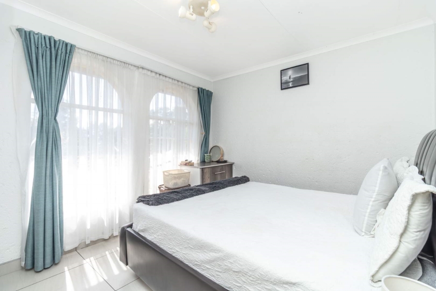 2 Bedroom Property for Sale in Vorna Valley Gauteng