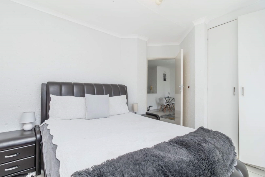 2 Bedroom Property for Sale in Vorna Valley Gauteng